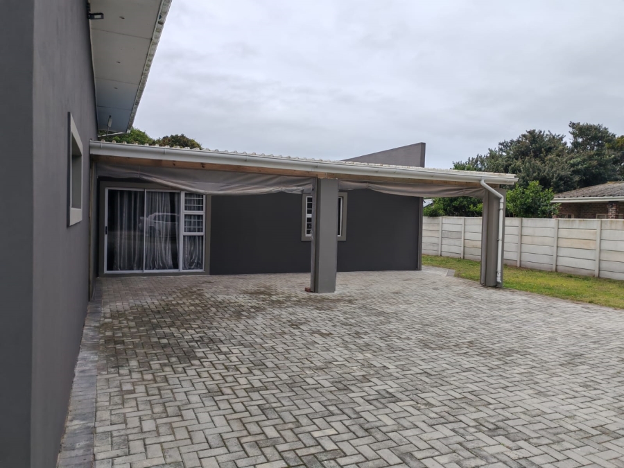 2 Bedroom Property for Sale in Boknesstrand Eastern Cape